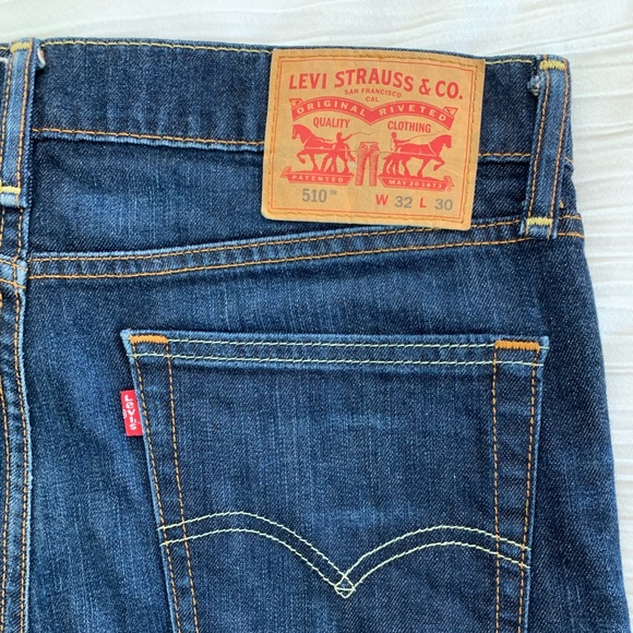 Used once! Levi’s 510 dark wash skinny jeans 32x30 - Picture 3 of 6